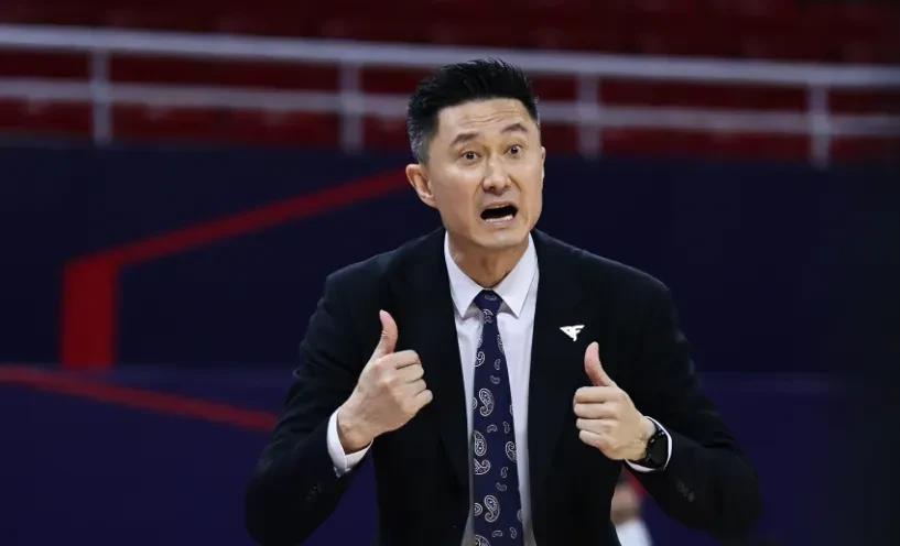 杜锋幸福的烦恼！！广东队这后卫线简直成了