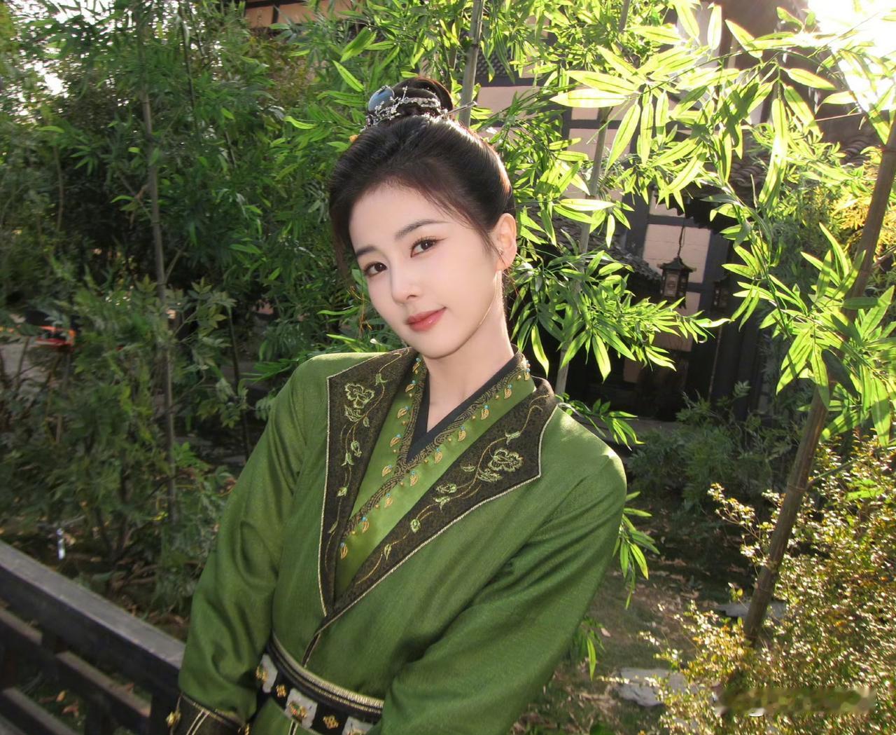 明星八卦0212：1.罗云熙播剧的时候都没上过第一，他的宣传断了好几年，商务