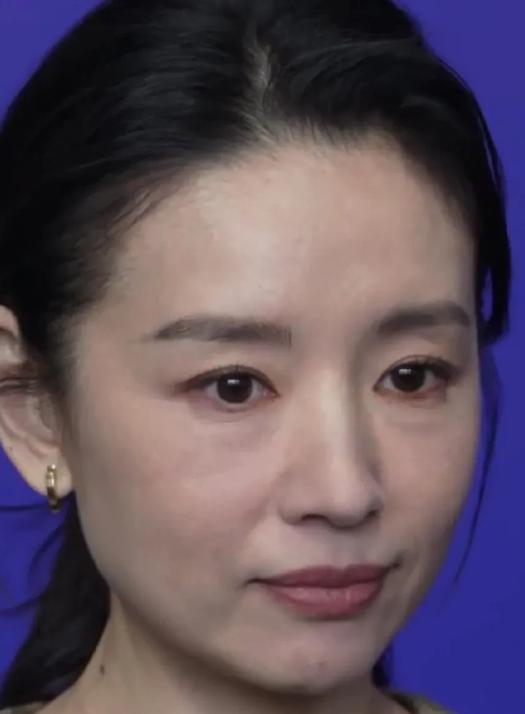 我有个预感，董洁很可能就是潘粤明这10多年来，遇到的最完美伴侣！潘