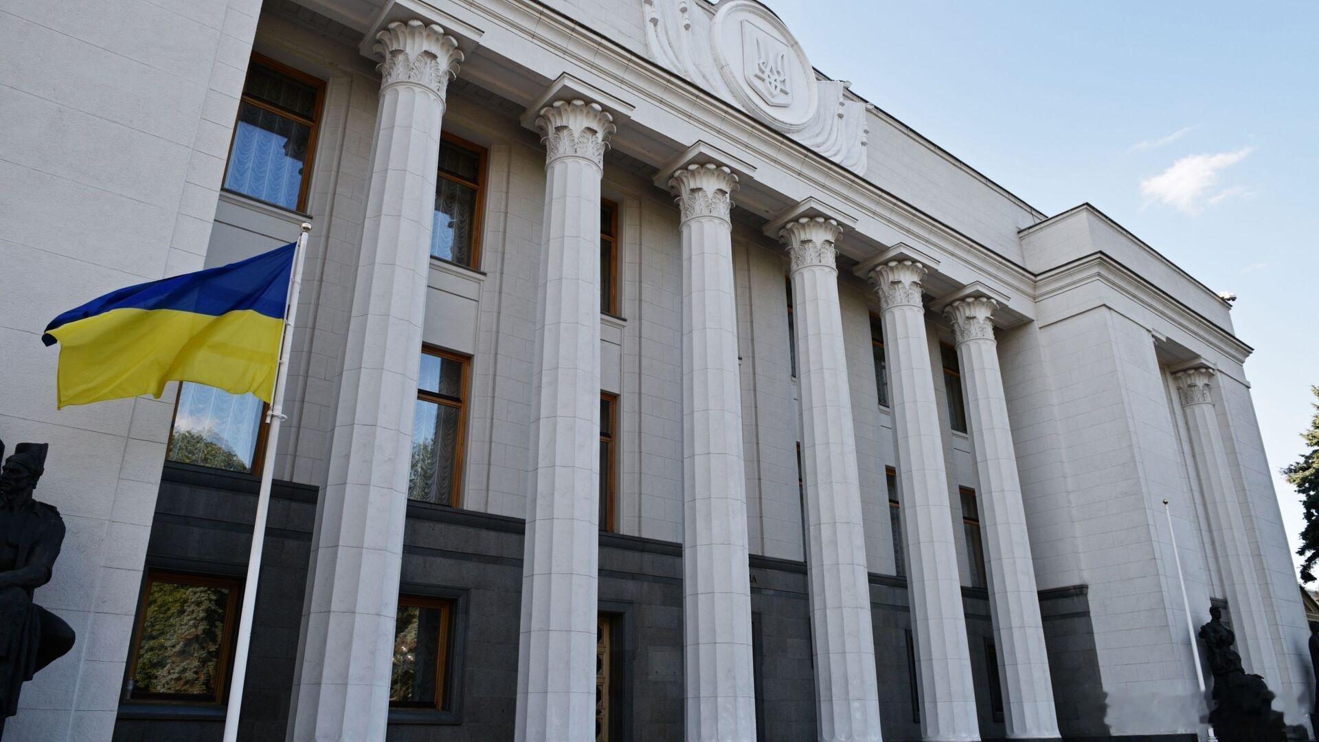 据乌克兰媒体报道，乌克兰最高拉达正在讨论一项基于语言对乌克兰人进行划分的法案。该