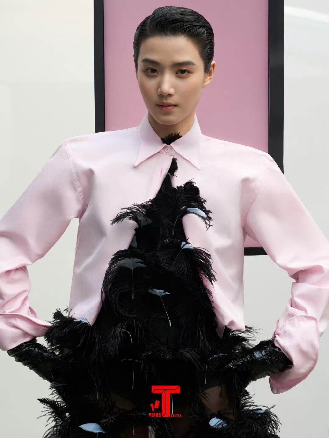 T杂志拍的卢昱晓！感觉这组图拍出了她的可塑性！女扮男装不违和的感觉