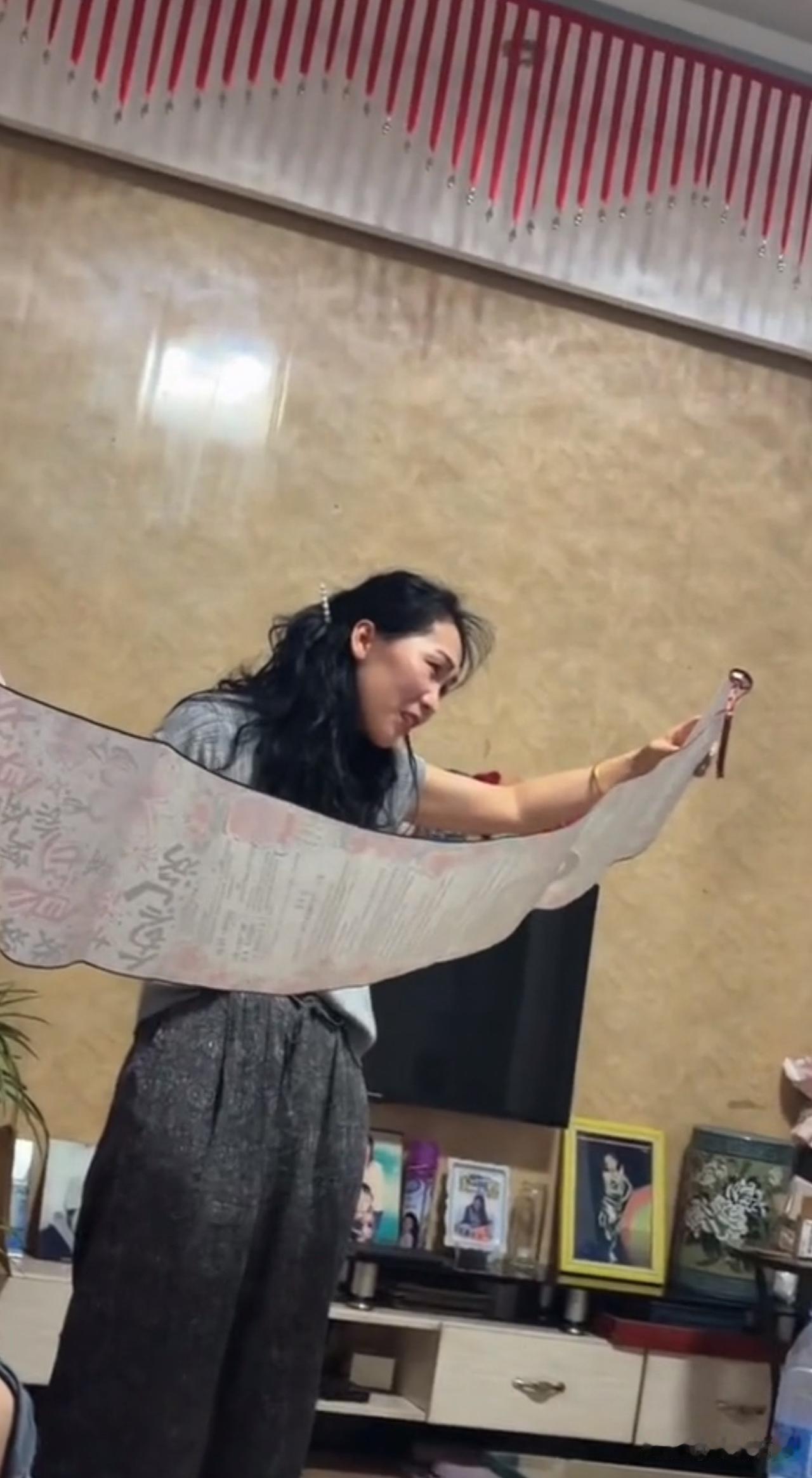当一位老母亲发现了她儿子女朋友给她儿子写的情书时⋯