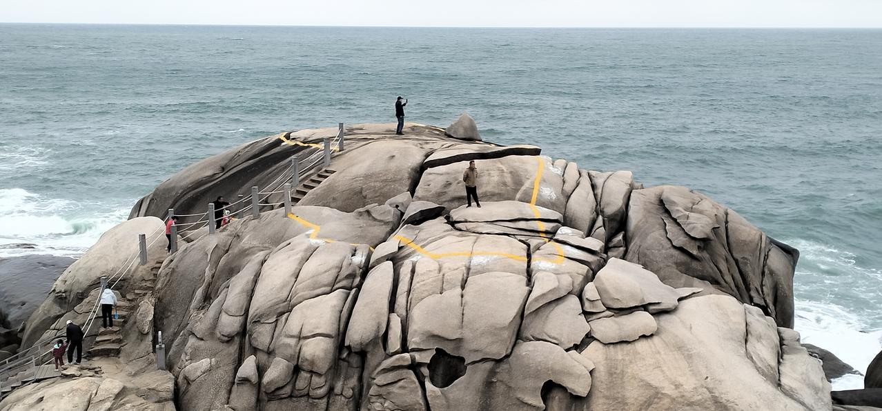 自驾海南之旅62——环岛第23站石头公园石头公园位于海南文昌铜鼓岭山脚，一家