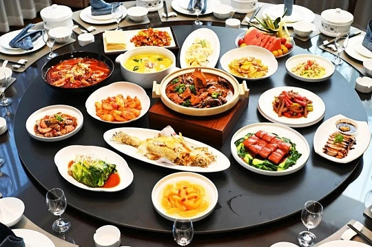 宝宝的年夜饭给宝宝准备年夜饭，核心是软烂易消化、无添加少调味、兼顾营养与仪式感，