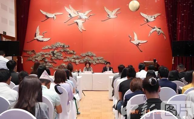 报应来得太快！斯威士兰被中国直接踢出零关税名单！5月19日北京“临甲7号沙龙”的