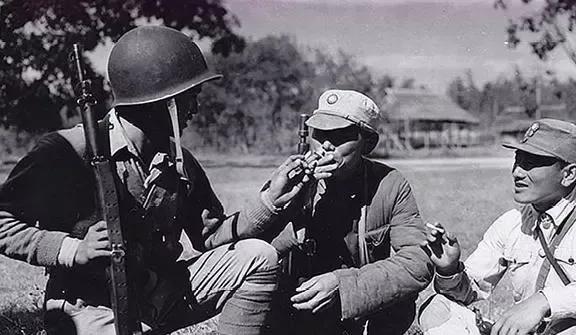 1944年8月，卫立煌在松山督战，见309团官兵冲锋后，突然往后跑，顿时火冒三丈