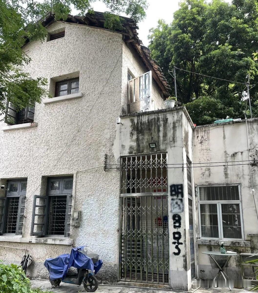 广州东山口明园祖屋风波：房产证更换后，委托看管人拒搬离在广州东山口，有一批承