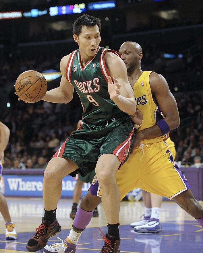 终于来了，杨瀚森今天将迎来NBA首秀，他的表现会比两位前辈易建联和姚明好吗？今