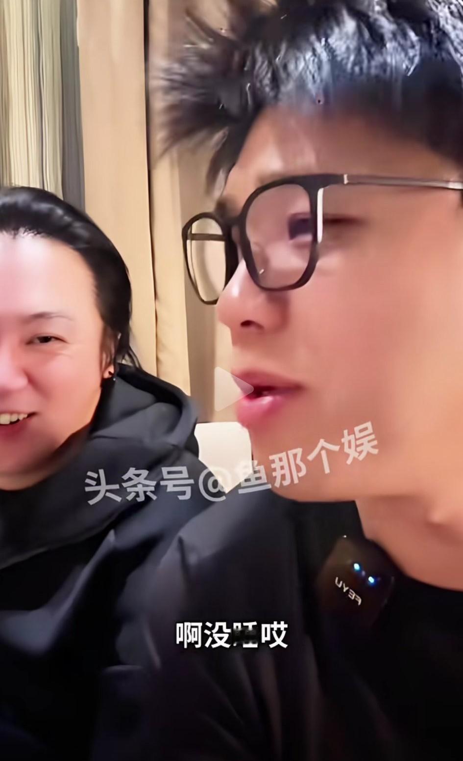 2年前，汪小菲深夜拨通狗仔的电话，不是威胁，是哀求。他求对方，“保护好每一个我