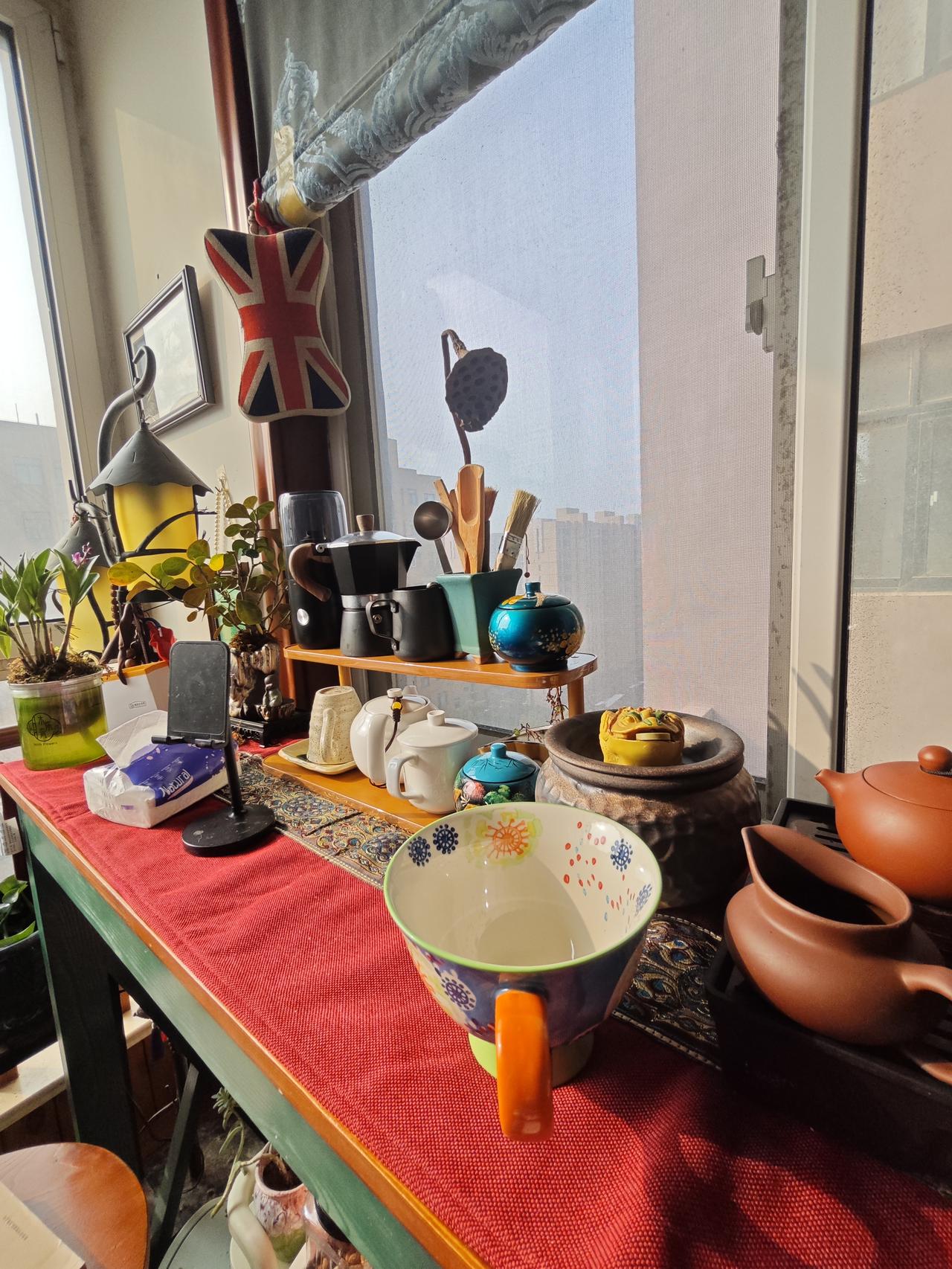 退休生活——喝茶，看书十点以后，我就开始了我的休闲时光，喝茶、看书、听音