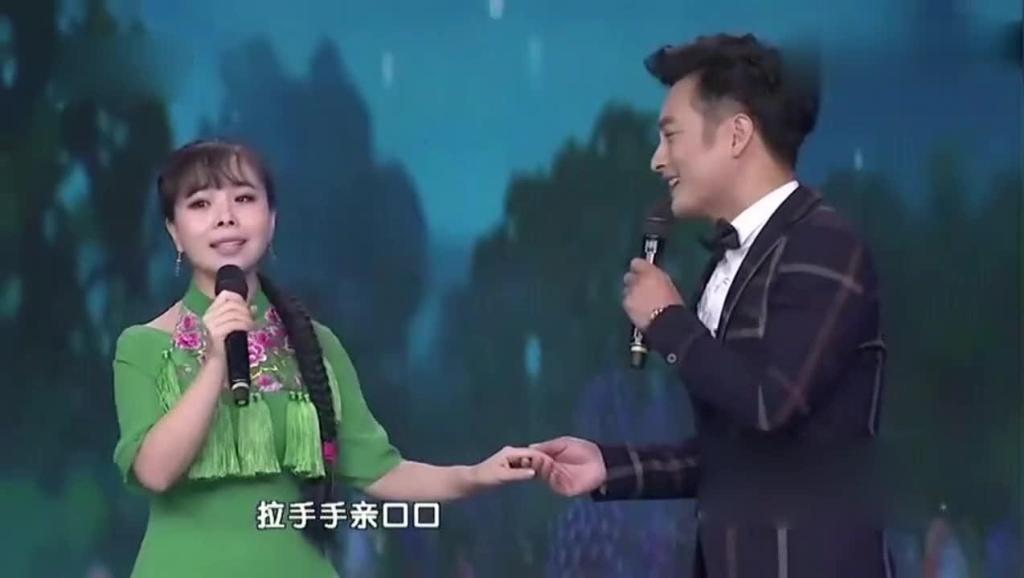拉手手亲口口曲谱王二妮云飞_王二妮和云飞图片(5)