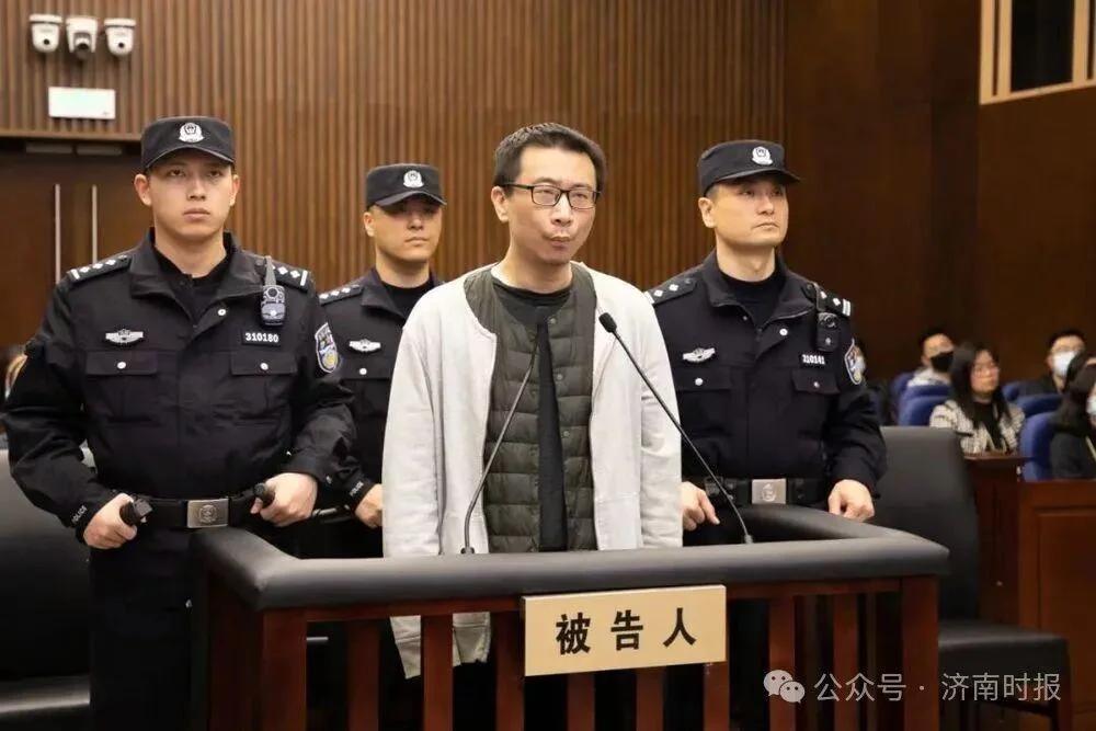 腐败把公权力当成个人谋取资本的利器。让个人或小集团从中得利，让踏实工作、艰苦努力