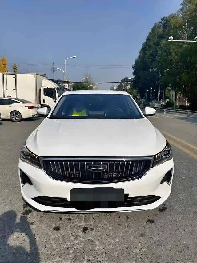 省油小妙招最近我又摸索出四代帝豪更省油的办法！除了保持平稳驾驶，我发现胎压也会