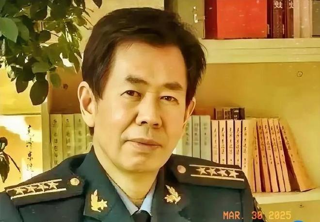 这巴掌打得真响！花架子撑不起国防，神秘感才是最硬核的保命符！戴旭这话说的，真