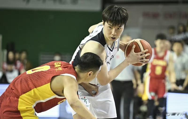 李贤重谈两胜中国男篮：“我们做到了。”“中国队是很棒的对手。”“能够