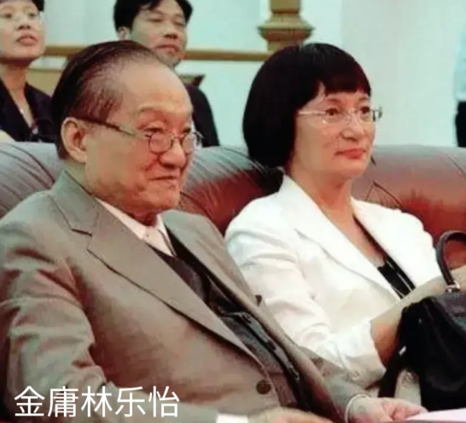 1976年，52岁的金庸出轨23岁林乐怡，他和妻子离婚，妻子说：“离婚可以，但是