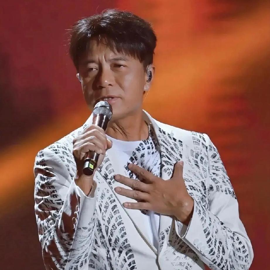 李克勤为什么不停开演唱会，原因很简单，不是缺钱需要频繁跑演出，更不是单纯贪恋