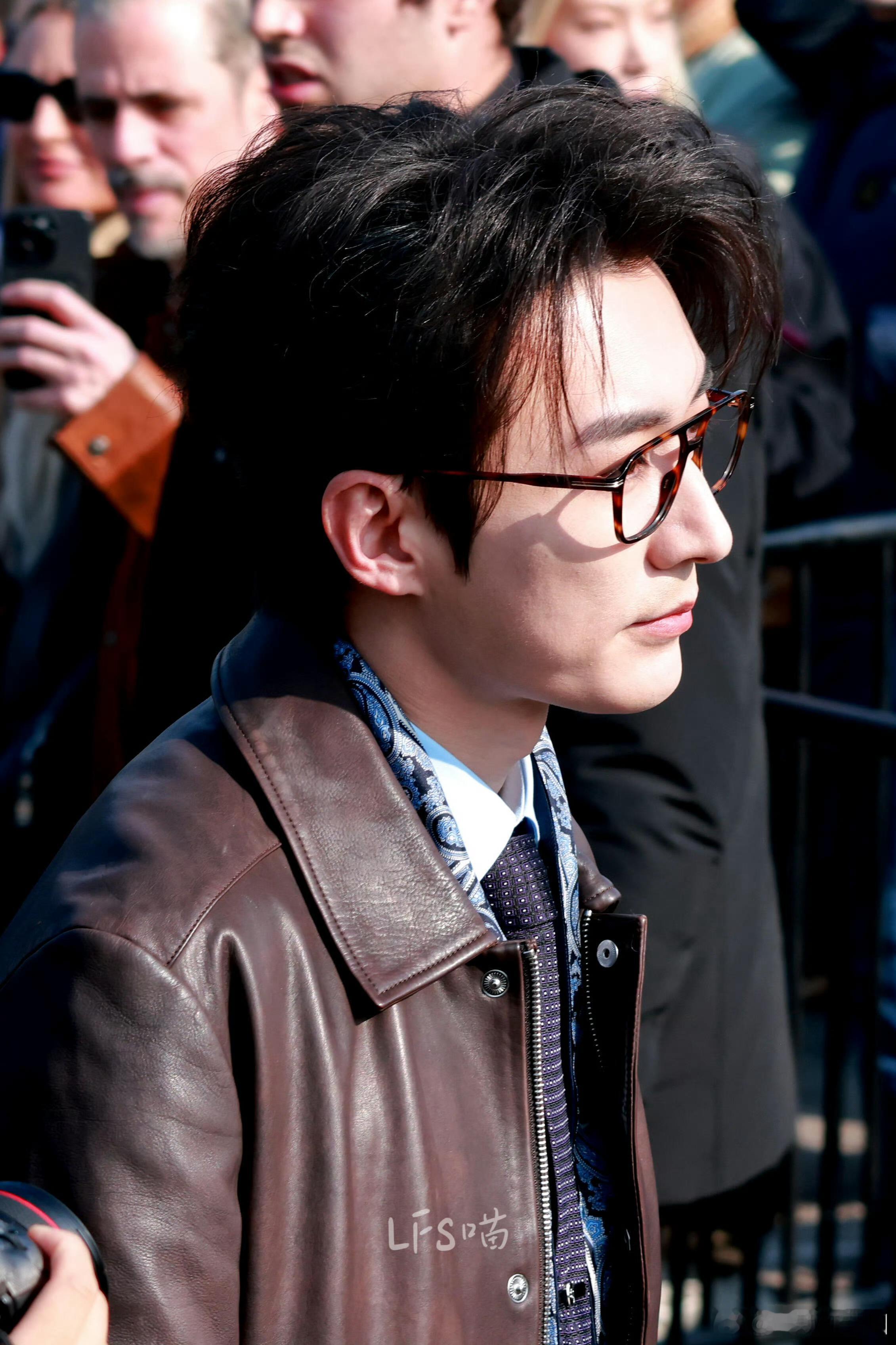 刘学义米兰时装周路透！说一句生图的神不过分吧？