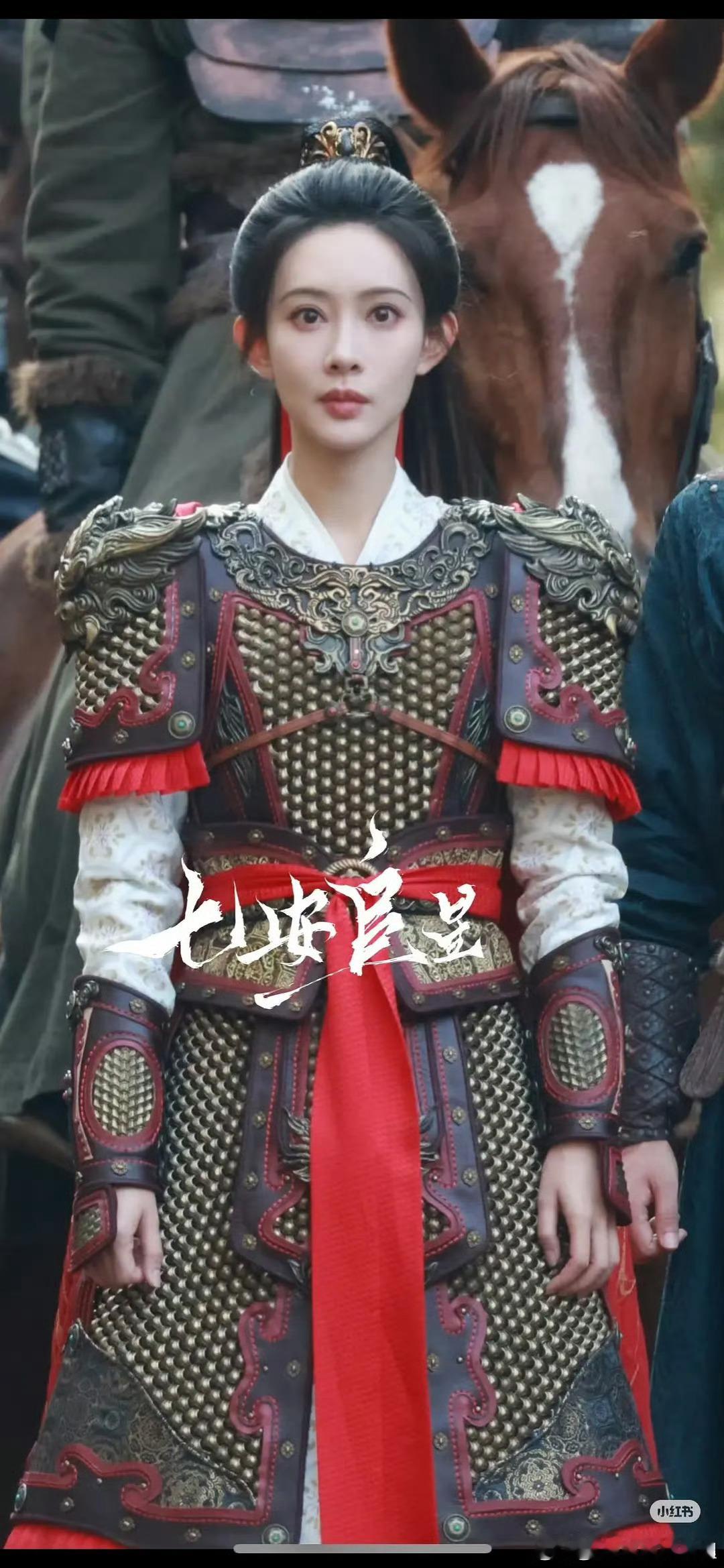 这个妆造好奇怪但是其实我也说不上来哪里奇怪