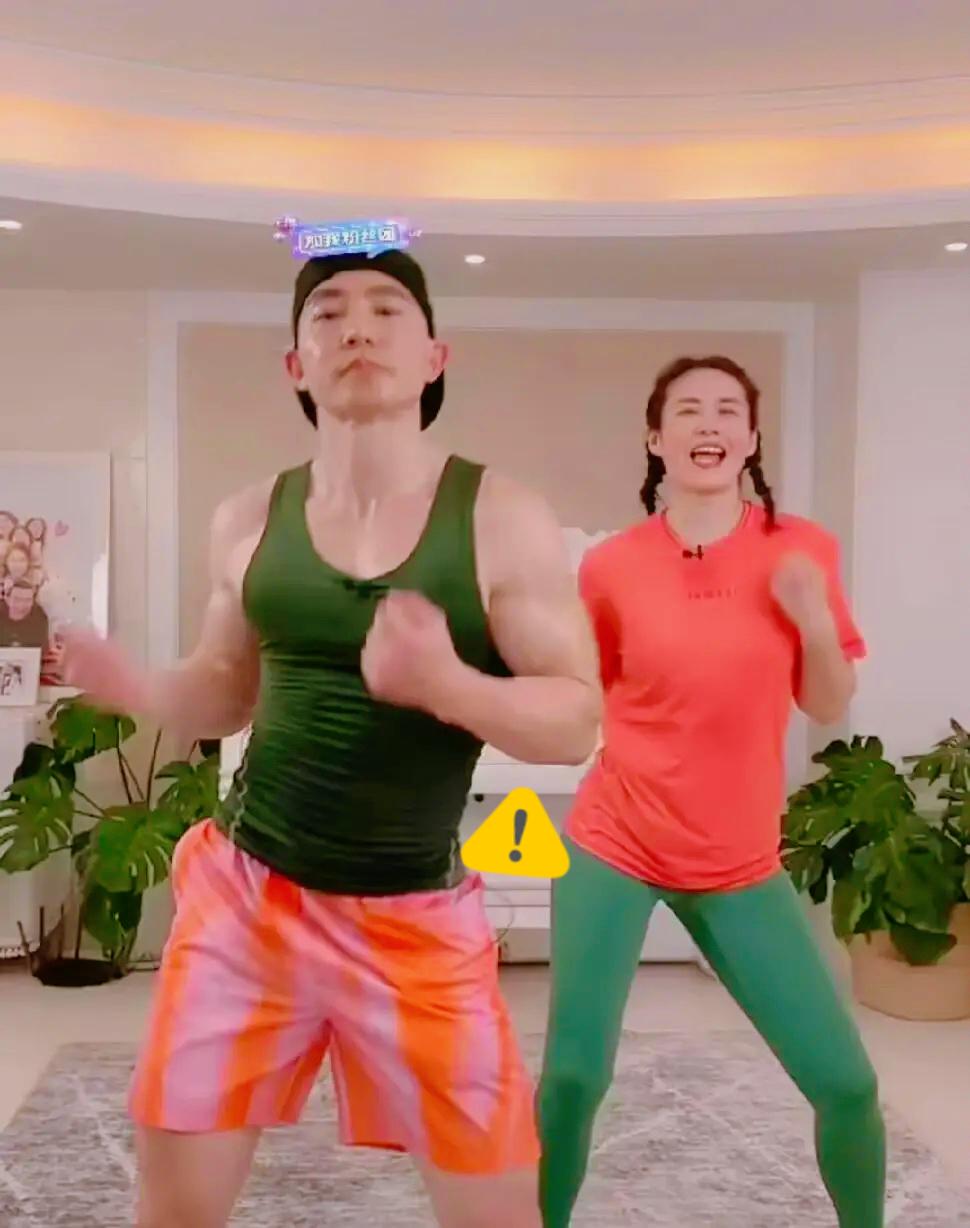 我敢说刘畊宏直播间的人气只会越来越低，根本不是内容没新意，而是因为他老婆越