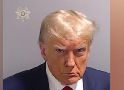 特朗普如果再不赶紧下台，美国恐怕真要完蛋了！今年美国国内最值得看的，并不是哪