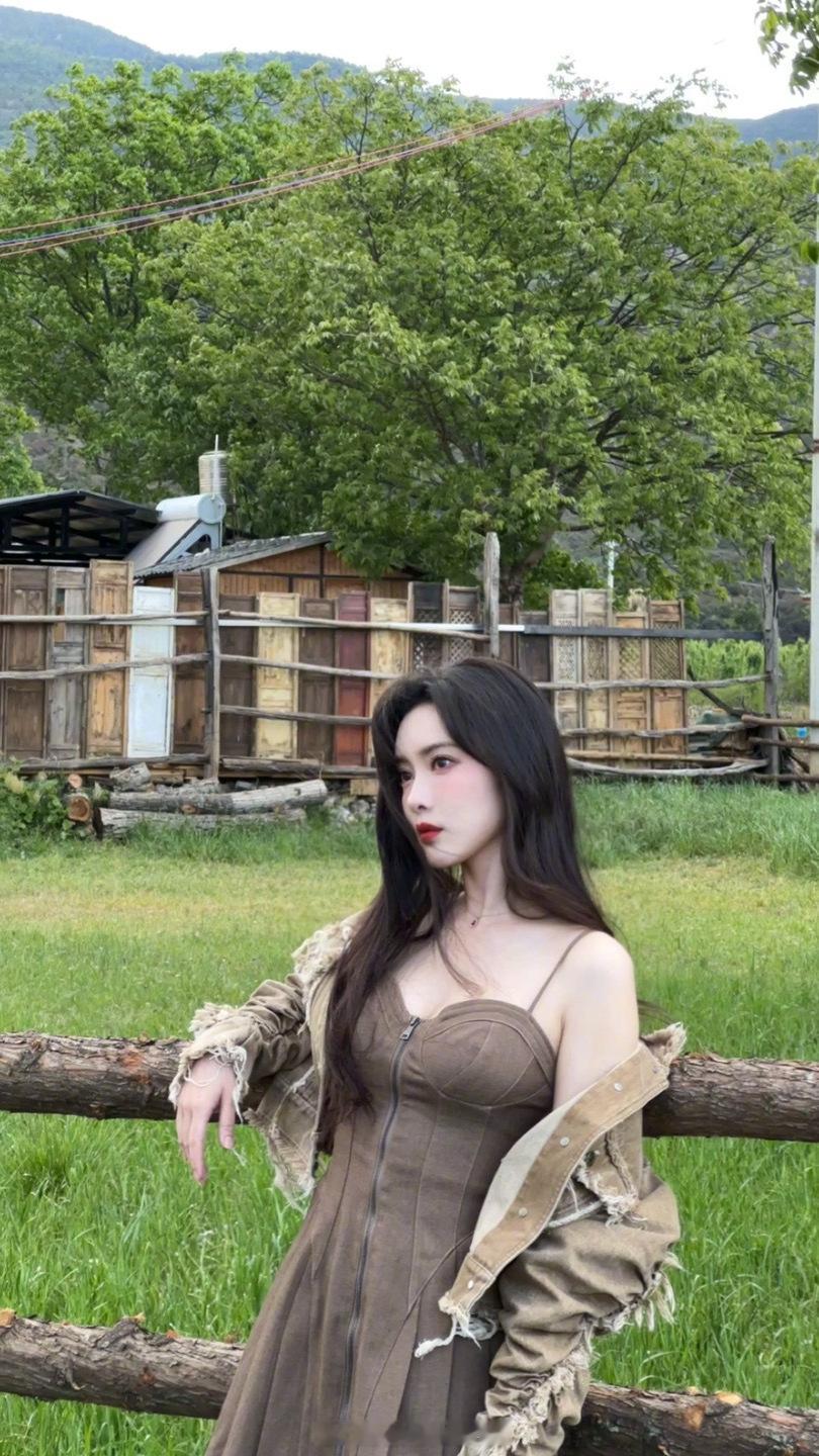 孟子义夏日青春派对小清新吊带穿搭