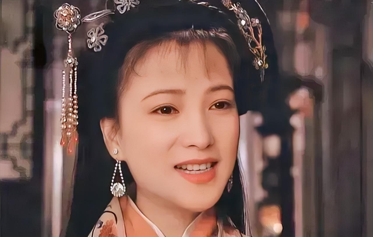 一天晚上，名妓李师师想着宋徽宗晚上不会再来找自己，于是就约了老相好周邦彦。然而正