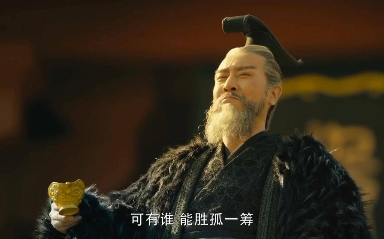 刘备与曹操谁更会笼络人?笼络人靠实力，不靠本事儿。在曹丞相那里混，要人给人、