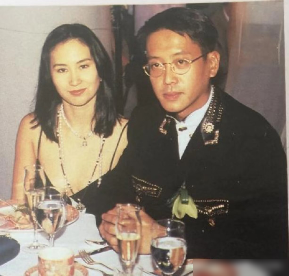 赌王女儿何超琼一开口，直接把几十年的旷世虐恋撕了个粉碎。没有苦命鸳鸯，没有棒打鸳鸯，就是知己，就是搭