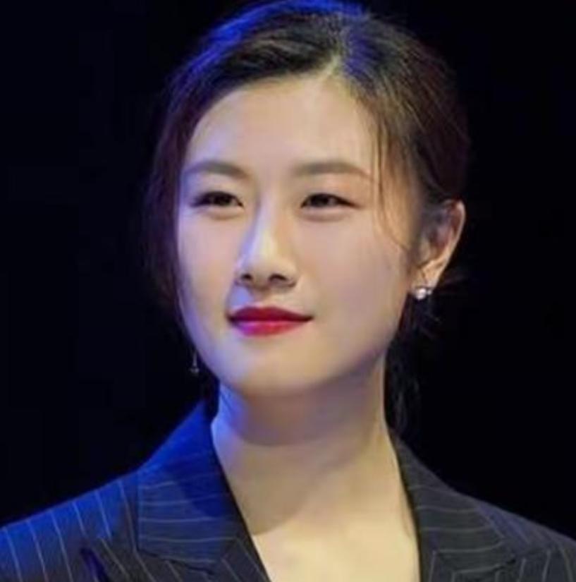 36岁，21个世界冠军，亚奥理事会运动员委员会主席，先农坛体校校长，站在北大讲台