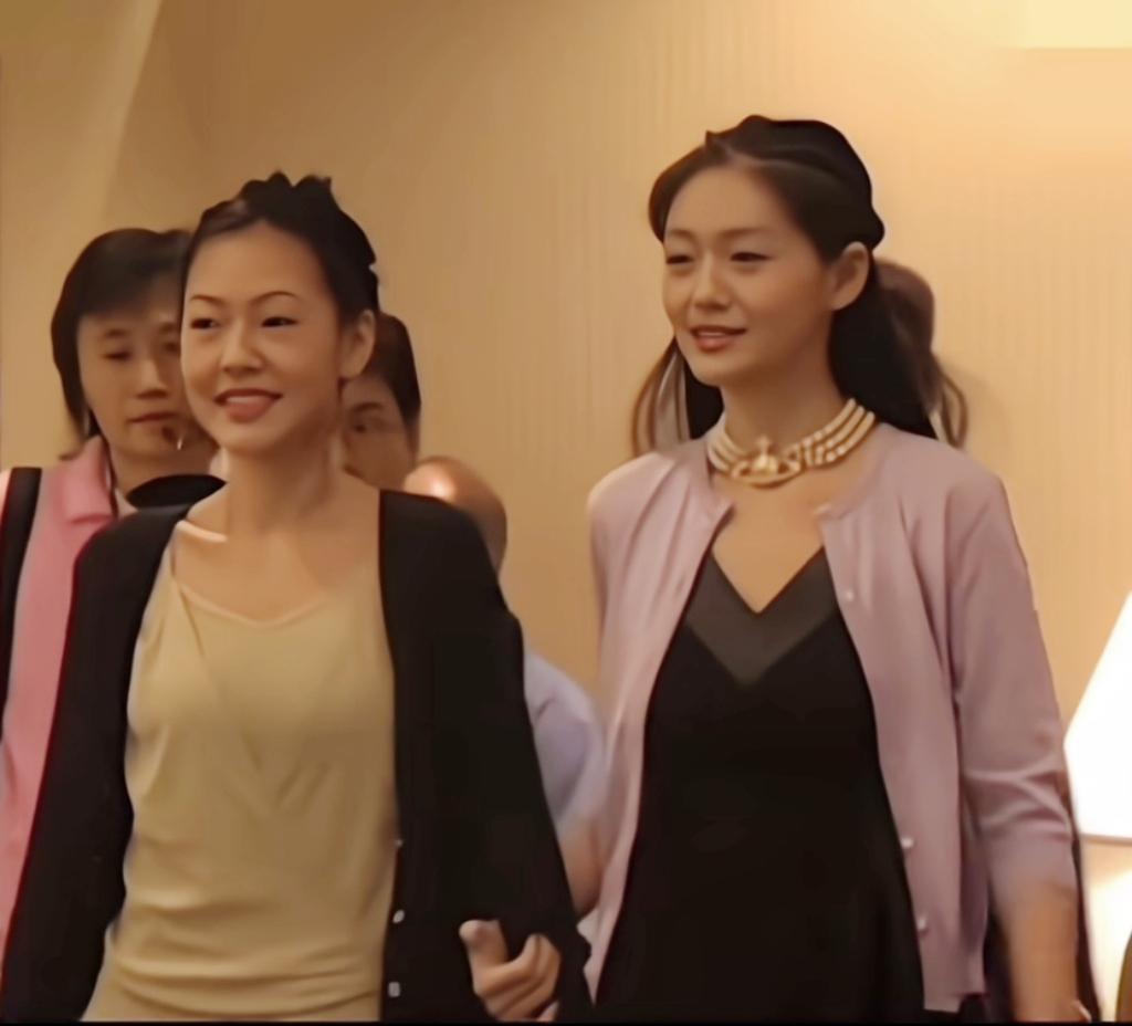 是不是女人都有这通病？结婚生娃后头发要么剪得超短，要么随便扎个马尾，甚至揪个毛毛