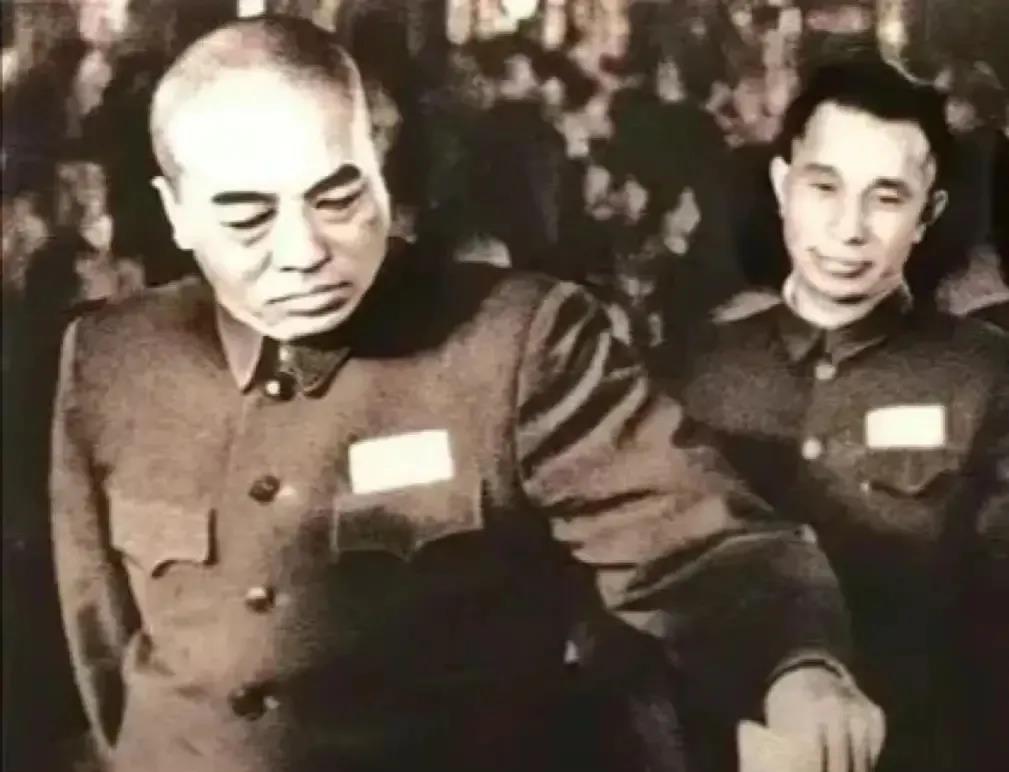 彭德怀三次“力拔山兮”！1.反击张的分裂。红一、四方面军长征会师后，搞分