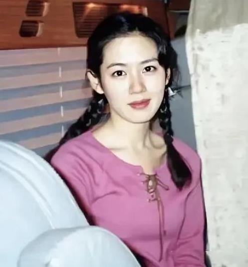孙艺珍和宋慧乔哪个在韩国的咖位更大啊？我觉得肯定是孙艺珍，因为韩国那边最高地位的
