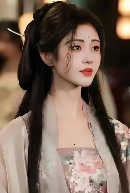 她竟然又要出演大女主了！不知道导演为啥喜欢向她投去女主的柳枝？之前她主演的那