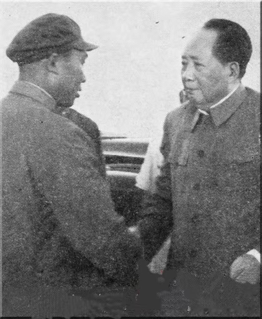 毛泽东思想，毛主席时代，干部队伍三三制：三分之一在基层调查研究，听取民情、民