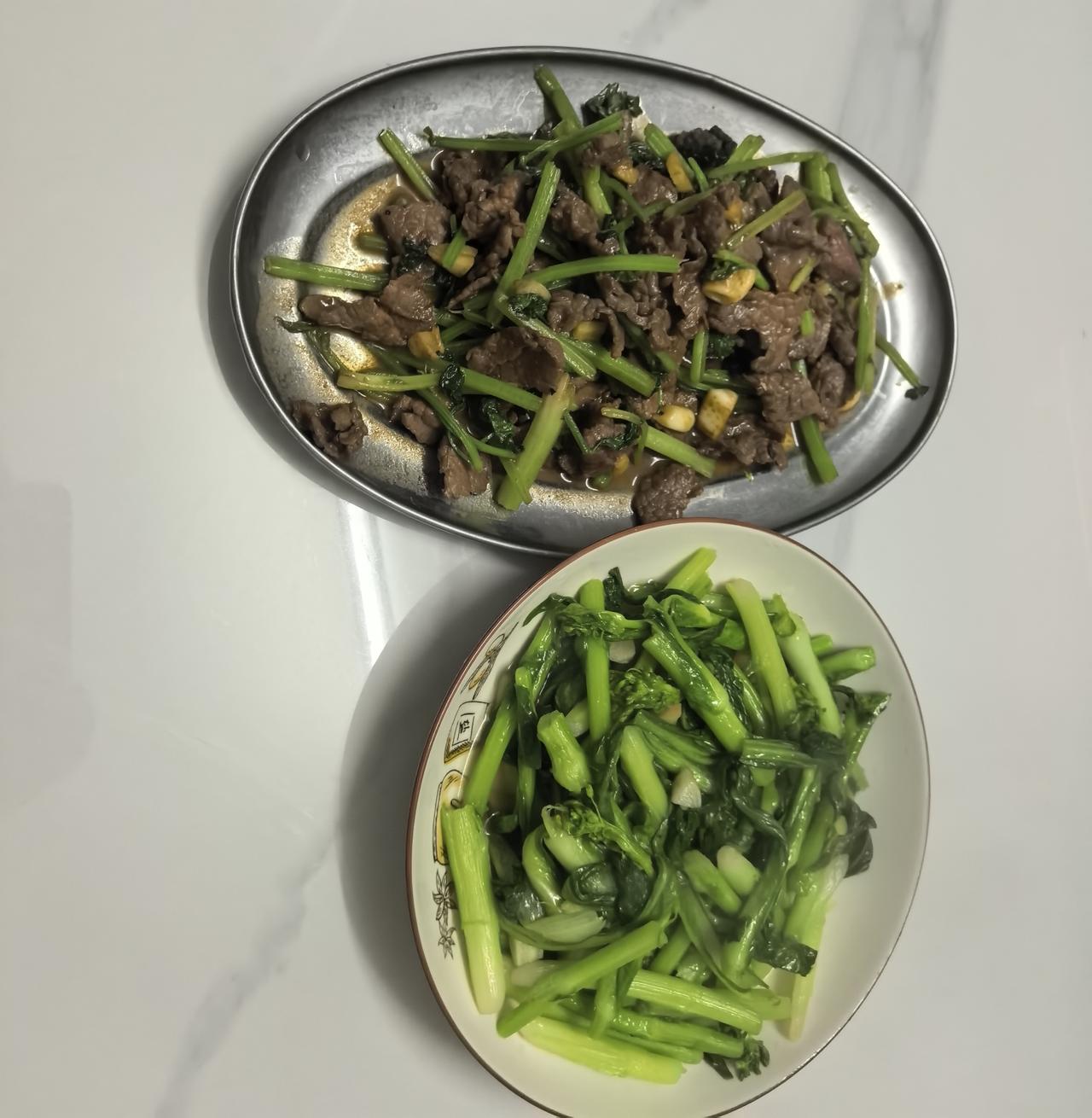 人间烟火气，最抚凡人心。没有山珍海味，只有锅气十足的家常小炒，这就是最踏实的人