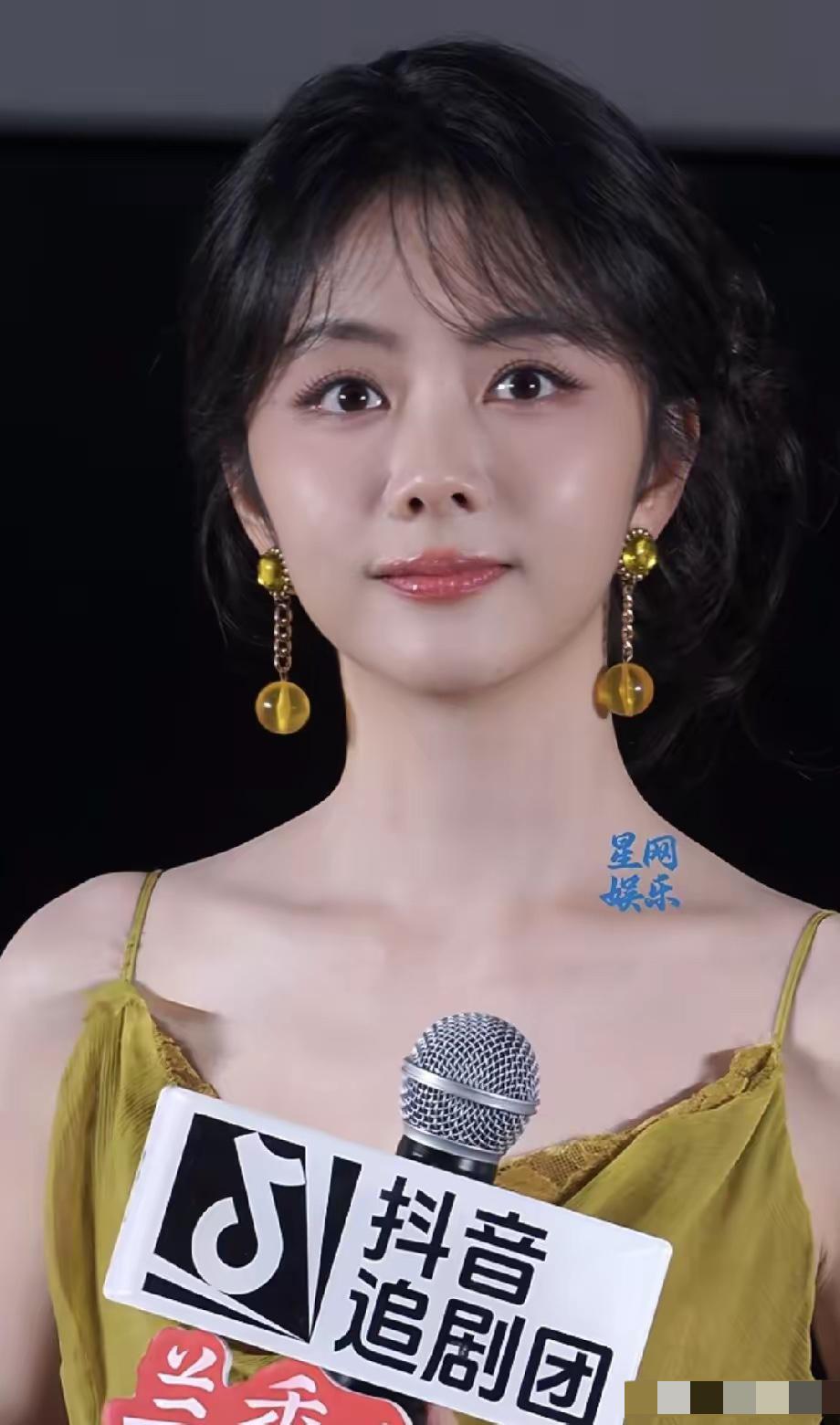 我可以接受谭松韵没结婚，也可以接受她已经36岁了，但是我不能接受，36岁的谭