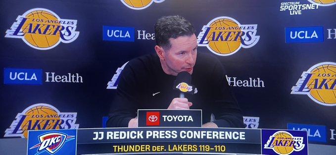 雷迪克谈到输给雷霆队犯的错，赛后说：“我觉得有几个方面，整场比赛，尤其是比赛的最