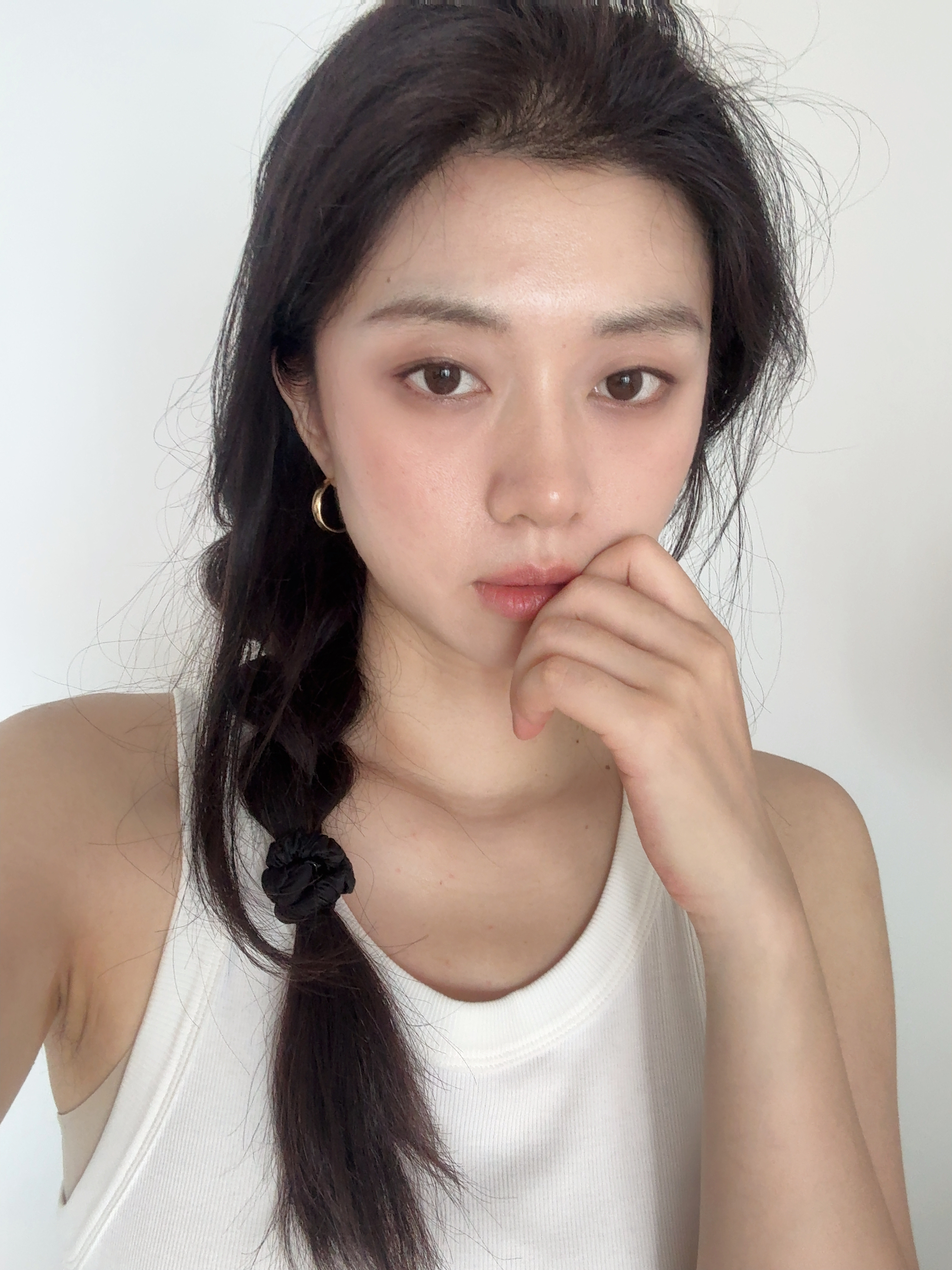 晒黑了，面相都变了