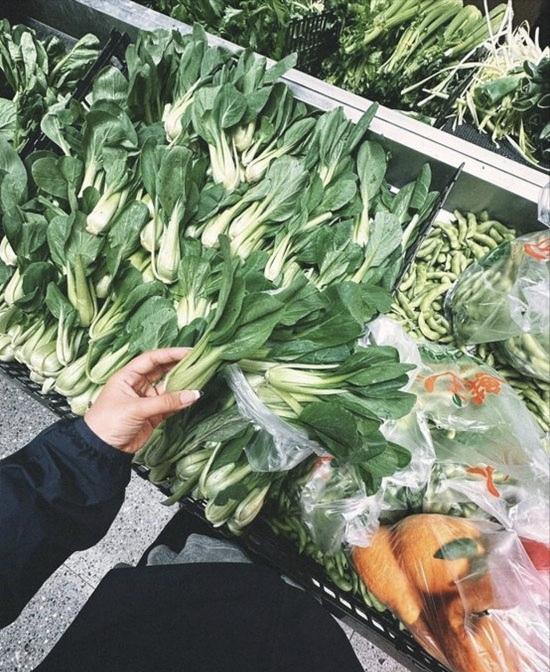 60-75岁老人的“反常”活法,藏着最暖的人间烟火原以为退休该是喝茶遛弯