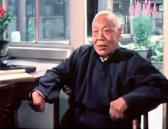 清朝太监回忆：妃子洗澡从不用手和避讳太监，十分侮辱人。中国最后一个太监孙耀庭回忆