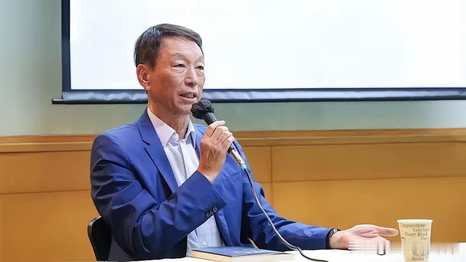 台军前一把手“肯定”是我们的人。因为他给台“伪军”出主意，让他们把军舰都集中在台