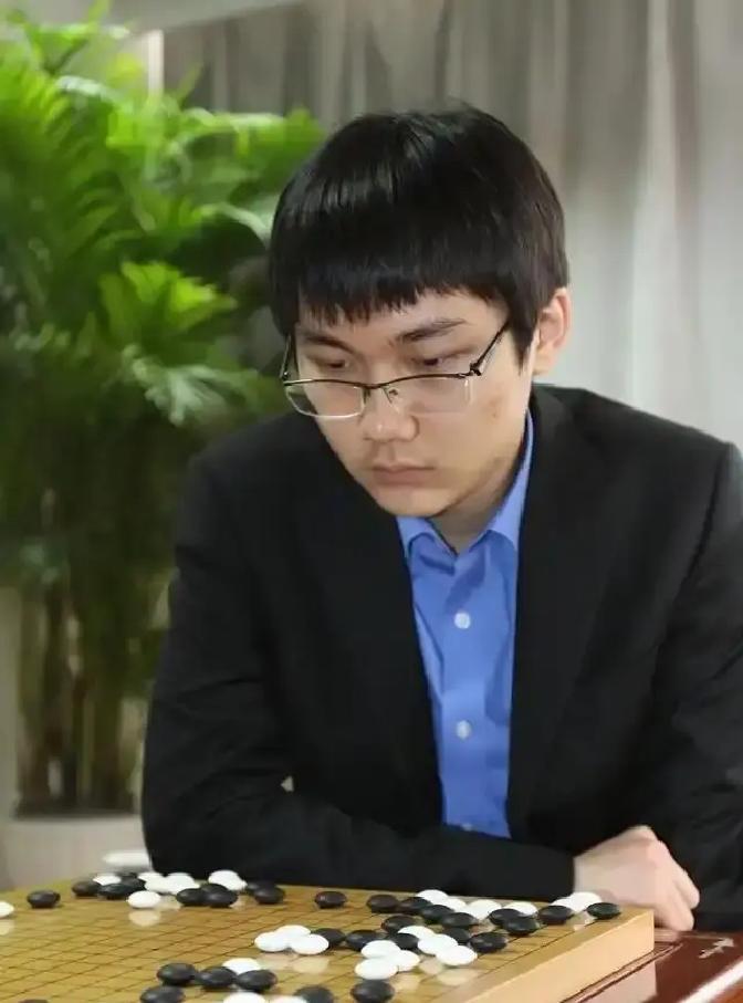 中国棋手稳了？未必！四强刚出炉，王星昊、党毅飞把日韩各堵一个。账面看，中国