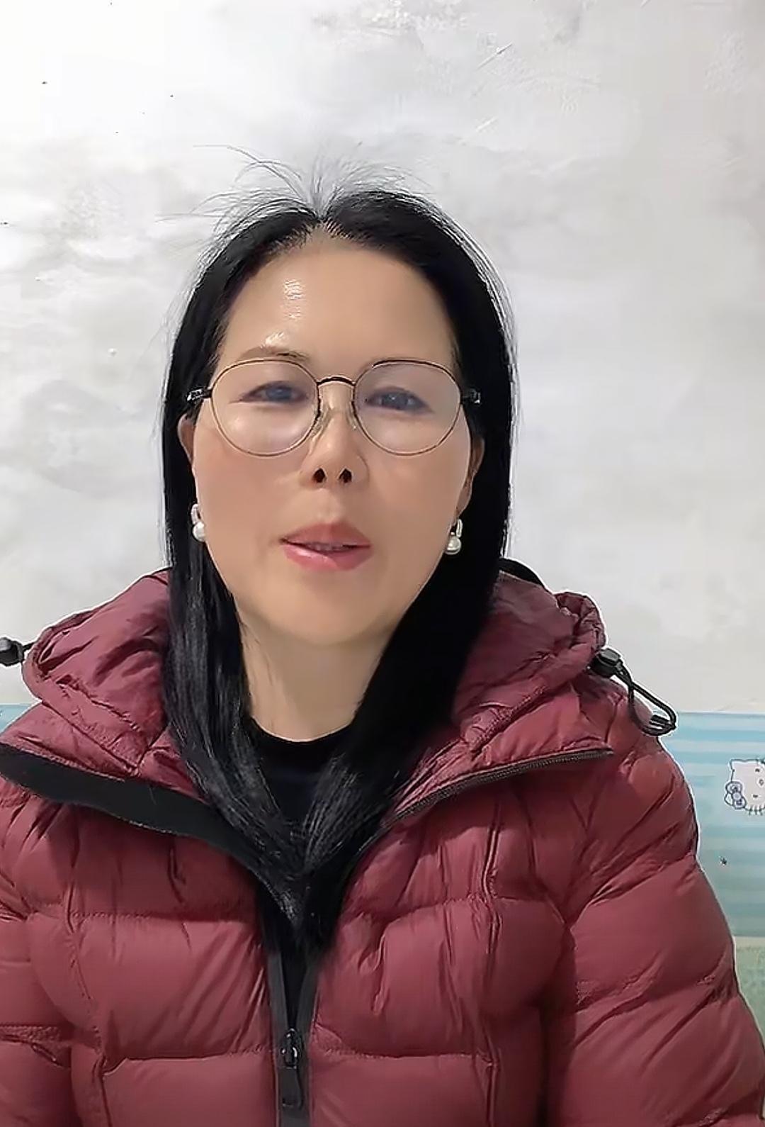 保姆的饭碗，从来不在自己手里。小杨阿姨月薪两万，干了十年，如今被马筱梅父母“