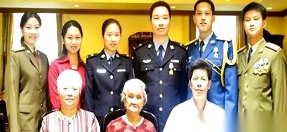 把你从天桥底下捡回来，养了你两年，结果人家突然跟你说：明天开始，你被辞了。新保