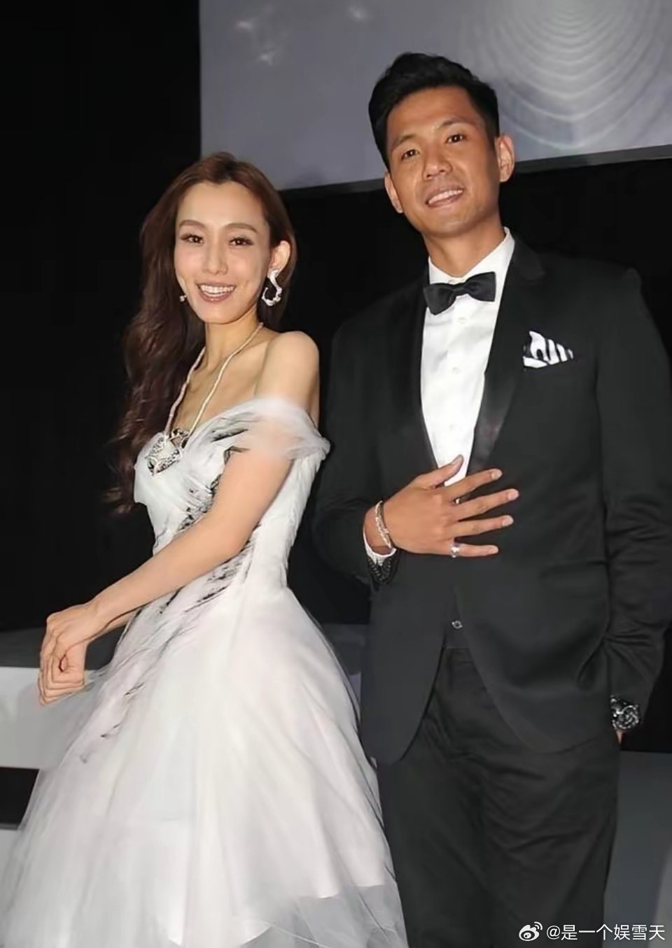 娱乐圈最离谱的关系闭环，绝对是黑人陈建州！当年他先猛追小S，天天接送放学，结果没