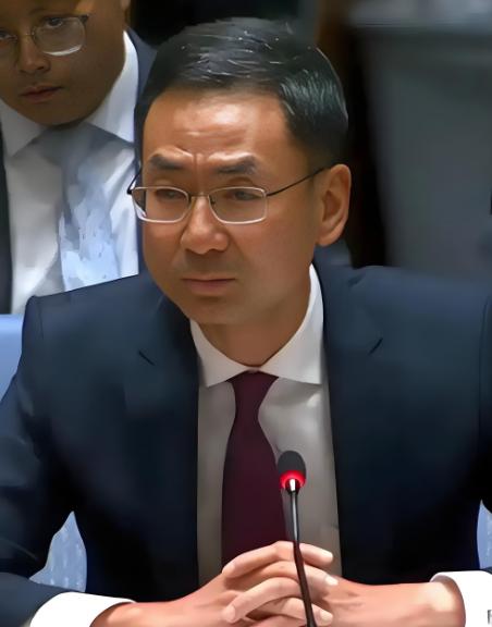 面对美国无理指责，耿爽微微一笑：那我可就不含蓄了。在联合国安理会气候与安全公