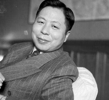 1952年，蒋介石过生日，请吴国桢吃饭，第二天还派了一个司机送他回去，谁知半路上