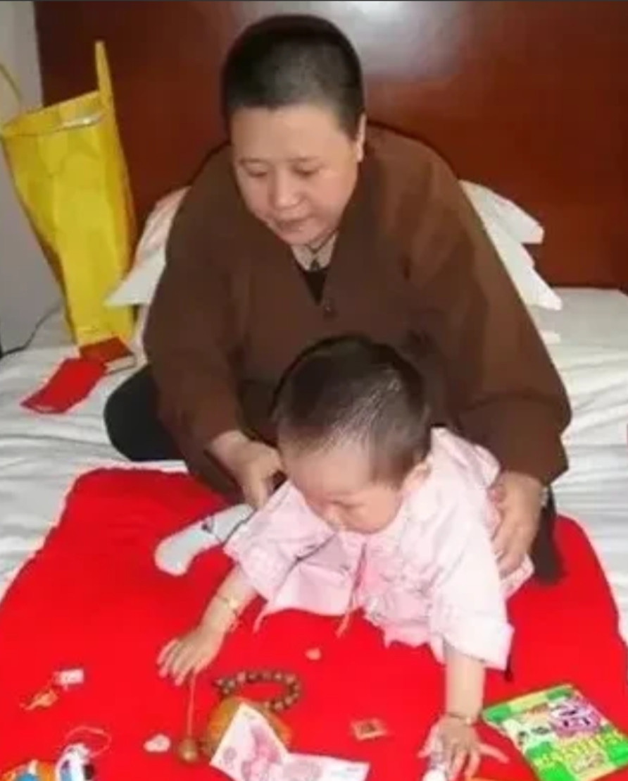 释延洁现在应该挺难的。不是因为释永信被通报了，也不是因为商丘观音寺的香火不旺