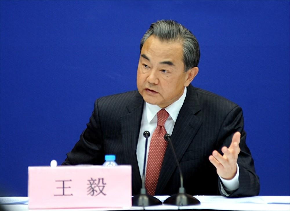 王毅外长近几日表示，关于两岸的问题已经不能再拖了。 最近大家都能感觉到，北京